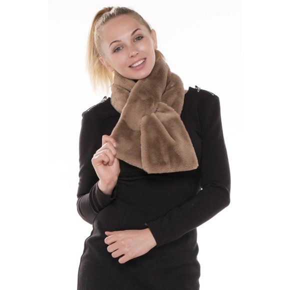 WOMENS BEIGE SOLID FUR FEEL SOFT SCARF - NWT - SZ - OS - Picture 1 of 6